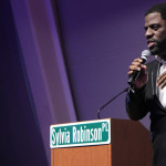 Grammy winner Rhymefest inspires the hip-hop heads and educators at the Hip-Hop Education Center ‘Extra Credit’ awards (Photo: Terrence Jennings)