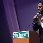 Grammy winner Rhymefest inspires the hip-hop heads and educators at the Hip-Hop Education Center ‘Extra Credit’ awards (Photo: Terrence Jennings)